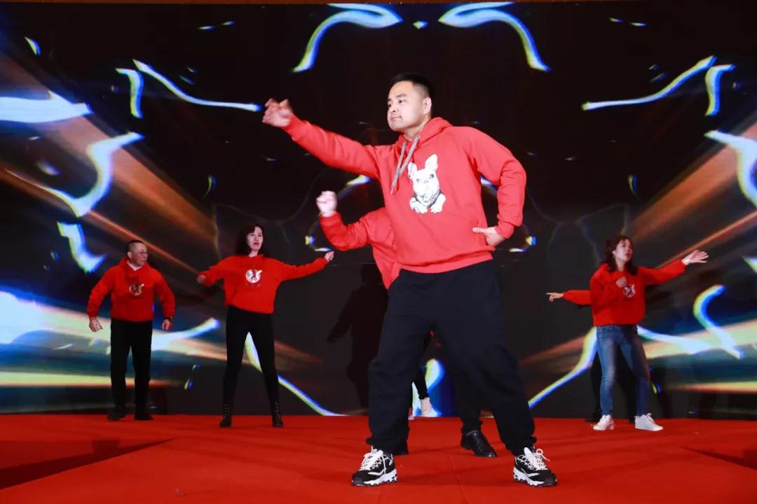 熱烈慶?！白兏飫?chuàng)新 揚帆未來”北京中成康富2019年合伙人年會勝利召開