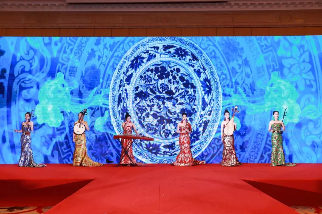 熱烈慶?！白兏飫?chuàng)新 揚帆未來”北京中成康富2019年合伙人年會勝利召開