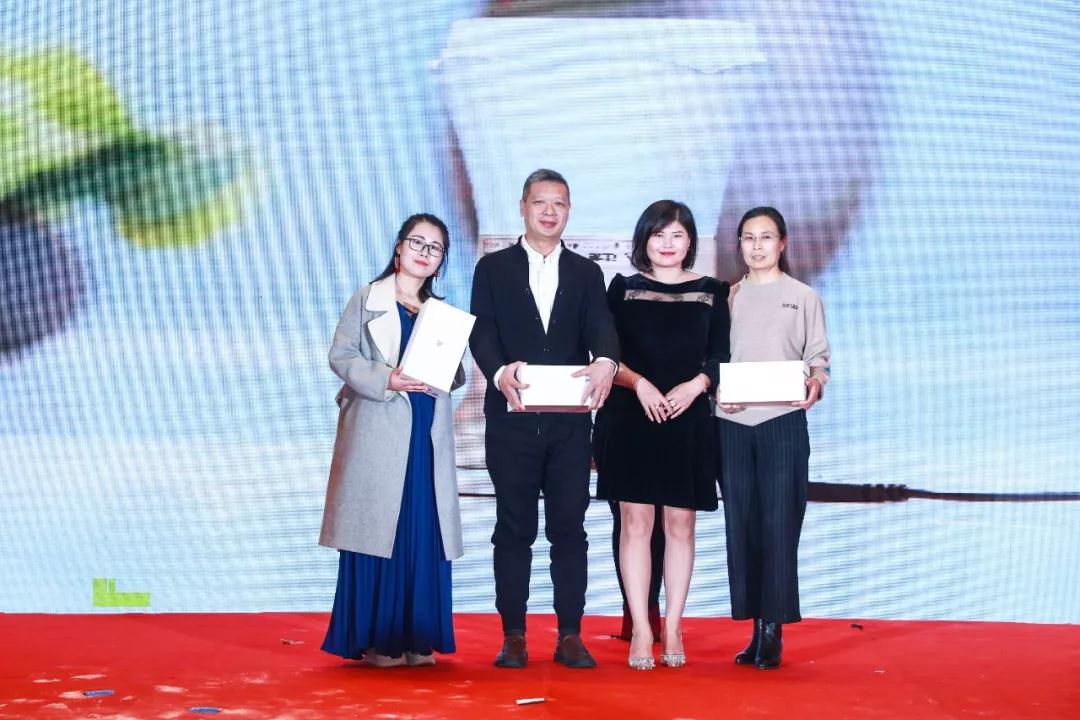 熱烈慶?！白兏飫?chuàng)新 揚帆未來”北京中成康富2019年合伙人年會勝利召開